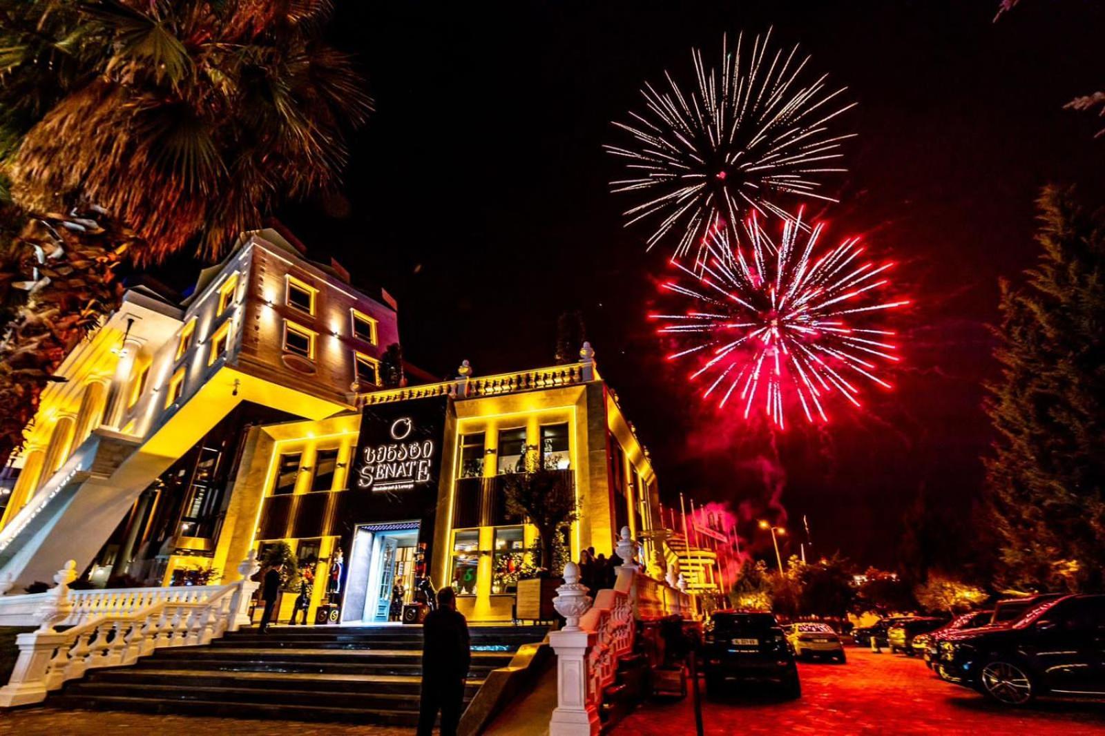 Queen Apartments In บาทูมิ ภายนอก รูปภาพ